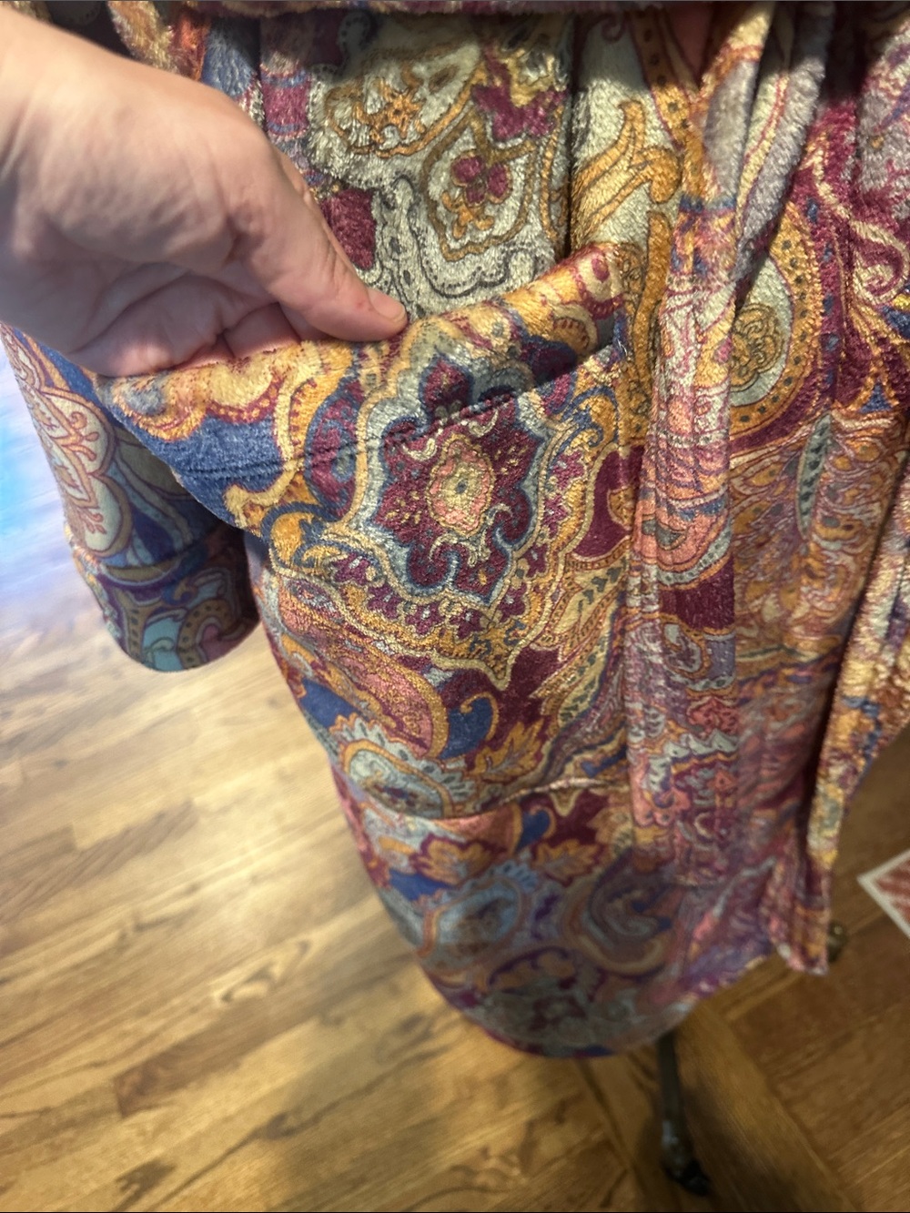 Like new! Johnny Was Long Cozy plush robe-  Sz L/XL Hooded Paisley Pockets Belt - Picture 3 of 10